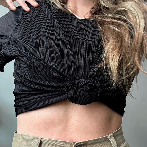 Vintage Black Comfy/ Stretchy Ribbed T-shirt Cropped or Standard Length - Picture 3 of 5